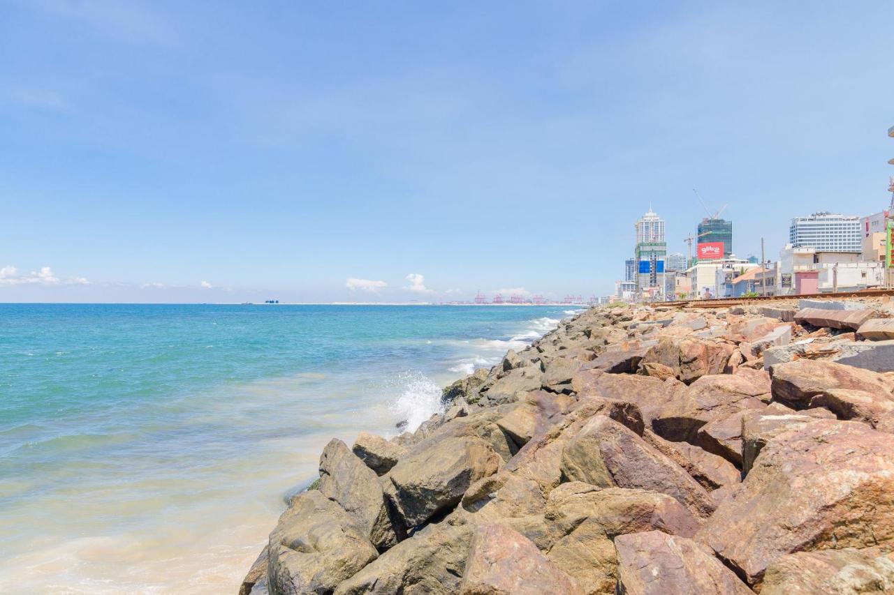 Coral Breeze Colombo Hotel Exterior photo